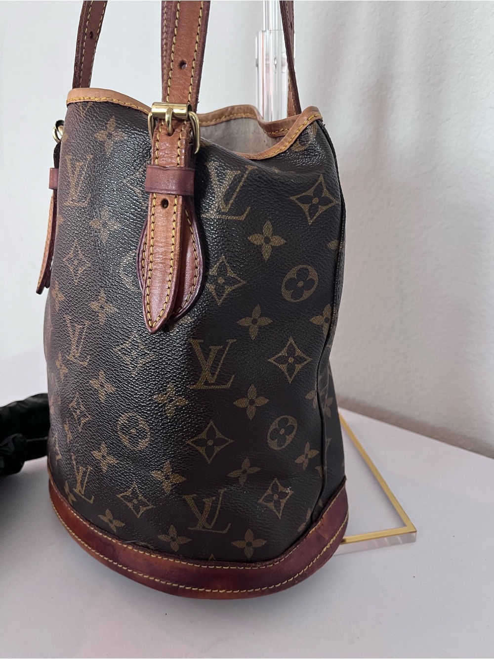 LOUIS VUITTON MONOGRAM PM BUCKET BAG - Picture 4 of 14